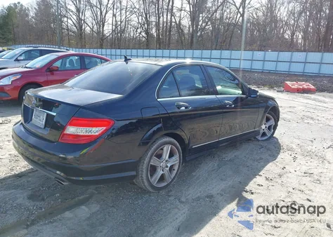 2008 Mercedes-Benz C 300 Luxury/Sport z USA, uszkodzony, nr VIN WDDGF54X48F083478
